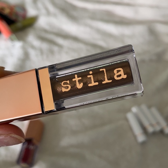 Still shimmer and glow liquid eyeshadow set - Picture 5 of 6